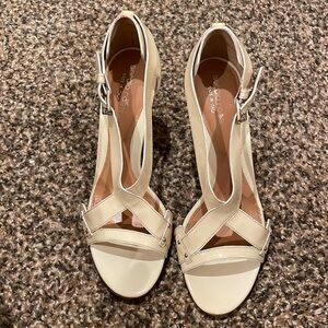 NWT Sergio Rossi Off White patent leather Heels